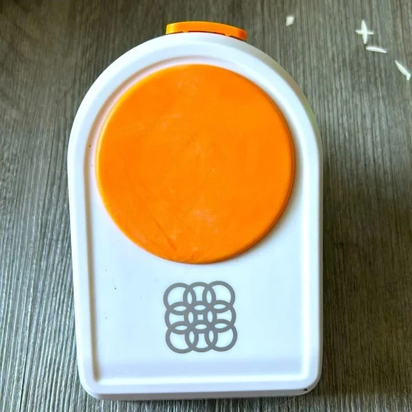 Fiskars multi circle punch - Picture 1 of 3